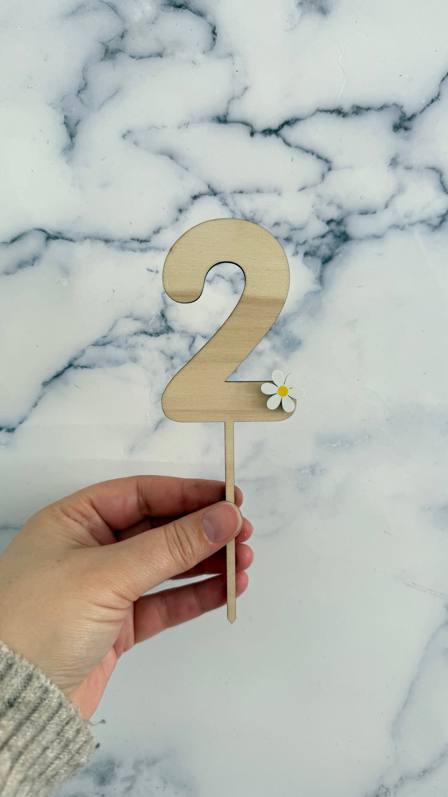 Topo de bolo numérico com flor