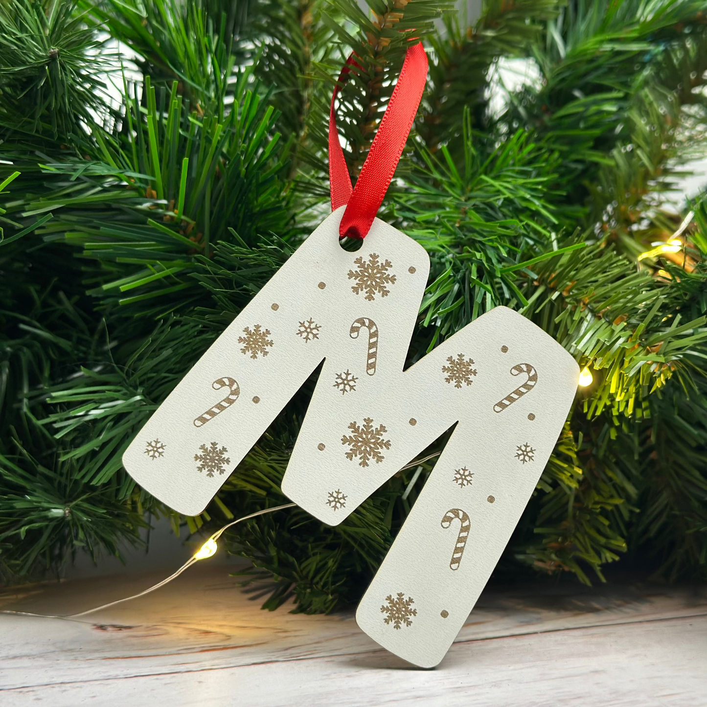 ornamento de natal com inicial